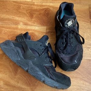 Black Huaraches
